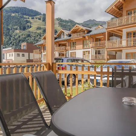 Modern Mountain 4 - An Der Skipiste
