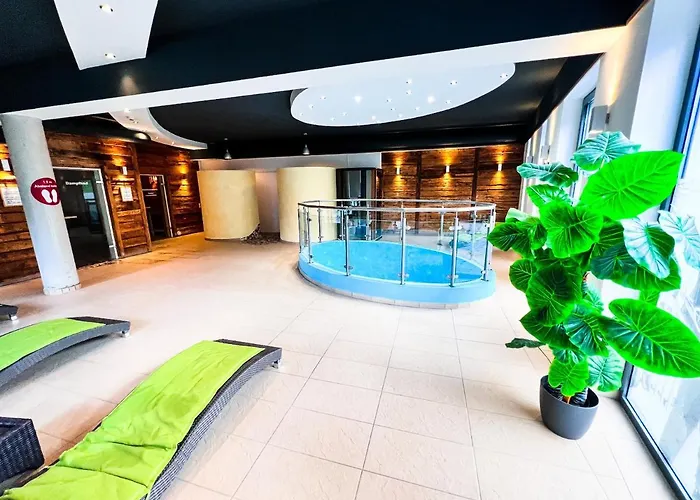 Modern Mountain 4 - An Der Skipiste *