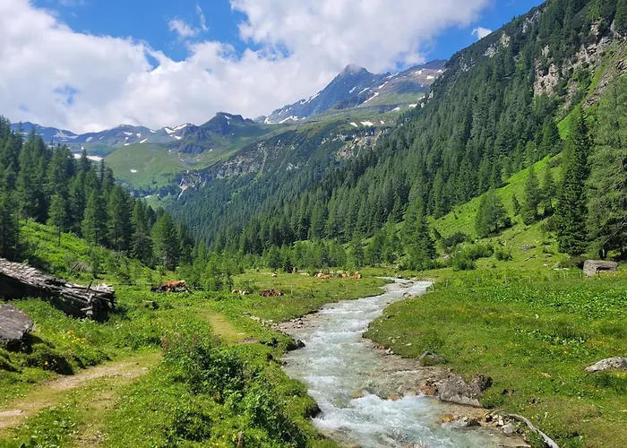 Modern Mountain 4 - An Der Skipiste