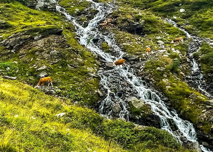 Modern Mountain 4 - An Der Skipiste