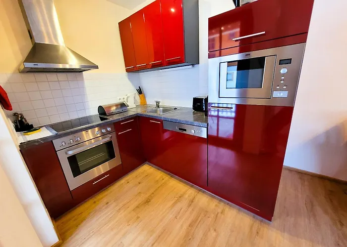 Modern Mountain 4 - An Der Skipiste *