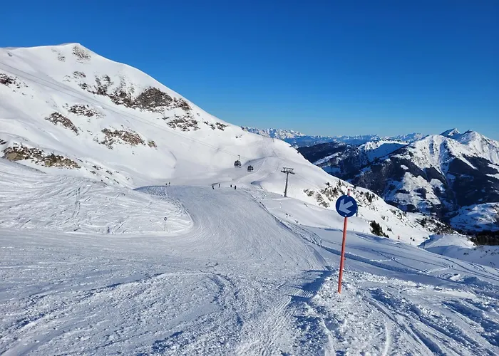 Modern Mountain 4 - An Der Skipiste *