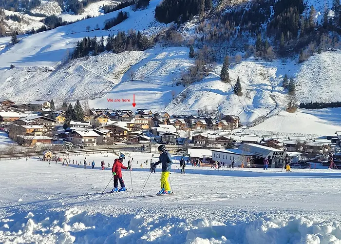 Modern Mountain 4 - An Der Skipiste *